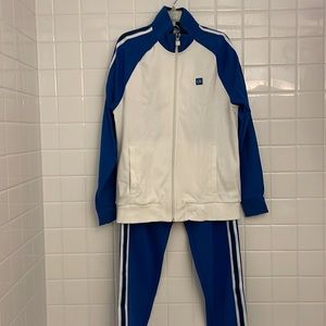 NWT Calvin Klein activewear and sportswear set of jacket and pants , size L.